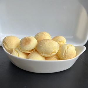 salgados_doces_brasileiros_formatos-_pao-de-queijo.jpg